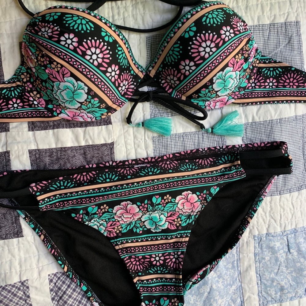 NEVER WORN bikini